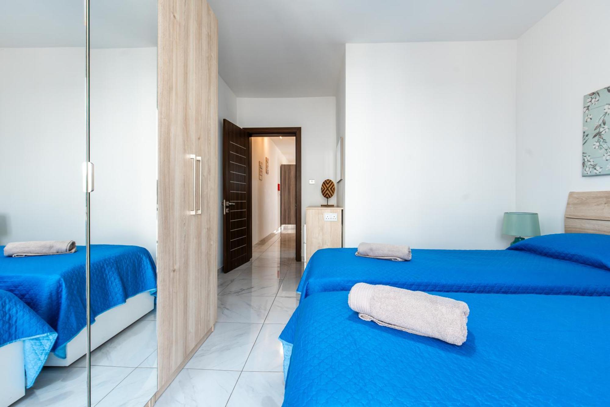 Poseidon Court Penthouse Superior Apartment Сейнт Полс Бей Екстериор снимка